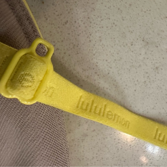 Lululemon License to Train Triangle Bra 🌟NWT🌟 sz 4 A/B Cup Beaming Yellow - Picture 4 of 7